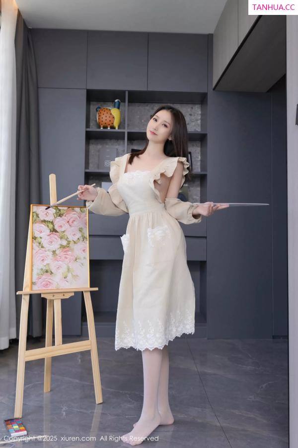   [XiuRen]高清写真图 2025.05.21 No.10308 杏子Yada 白色丝袜第3张图片